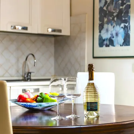 Hostly-la Casa Di Marta-two Steps From The Tower Appartement