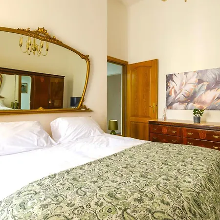 Hostly-la Casa Di Marta-two Steps From The Tower Appartement