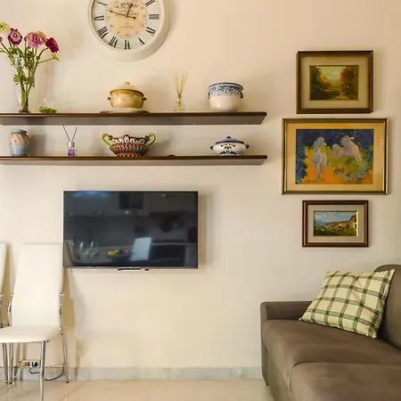 Hostly-la Casa Di Marta-two Steps From The Tower Appartement