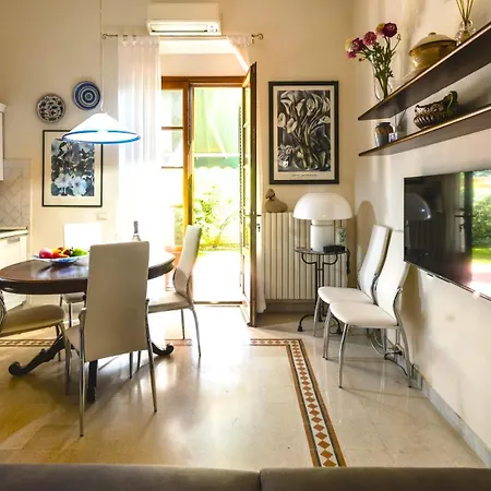 Hostly-la Casa Di Marta-two Steps From The Tower *