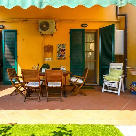 Hostly-la Casa Di Marta-two Steps From The Tower